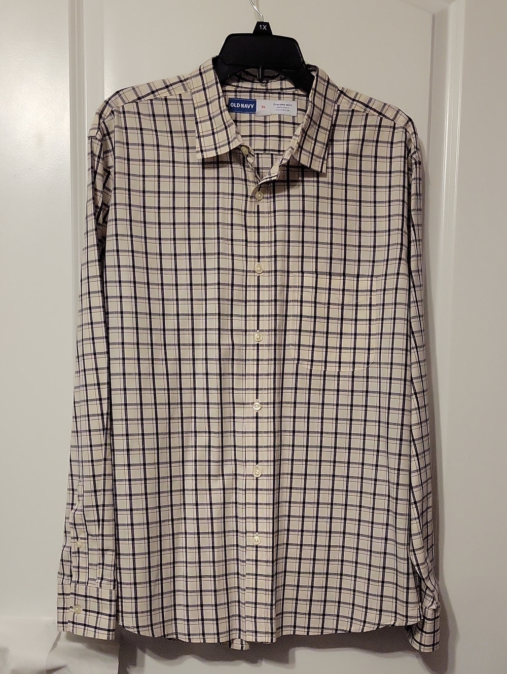 Old Navy Men's XL Long Sleeve Cream/Blue Casual Dress Shirt. Like New.